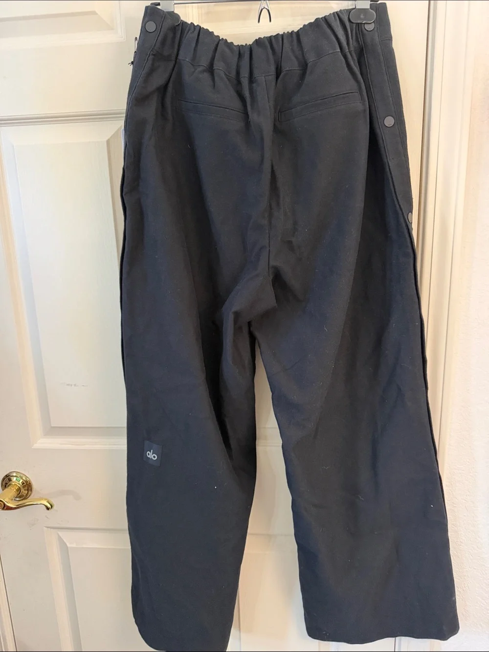 ALO Yoga Black Wide-Leg Snap-Trim Pants